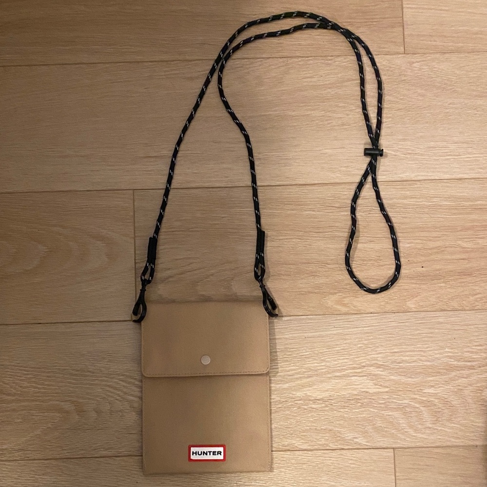 Hunter Tan Crossbody Wallet